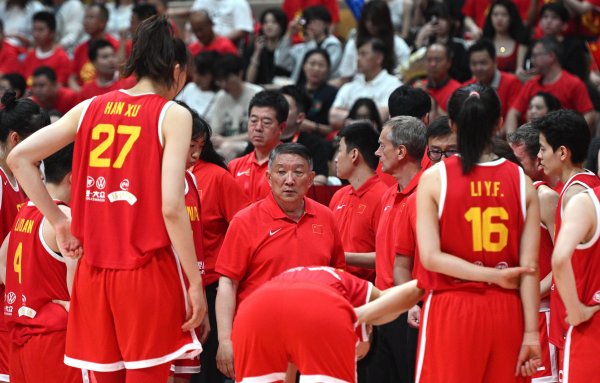 配股宝 宫鲁鸣：新一期女篮平均年龄仅23岁，5名球员首次入选国家队